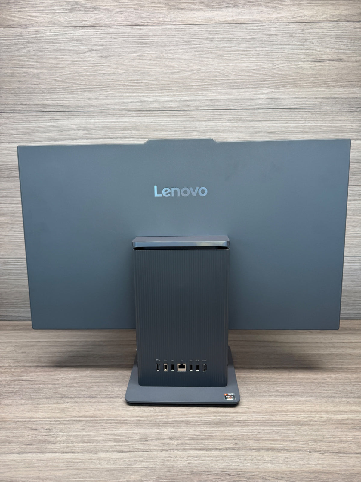 Lenovo IdeaCentre AIO 27" AMD Ryzen 7 16GB 512GB SSD Windows 11 Desktop PC