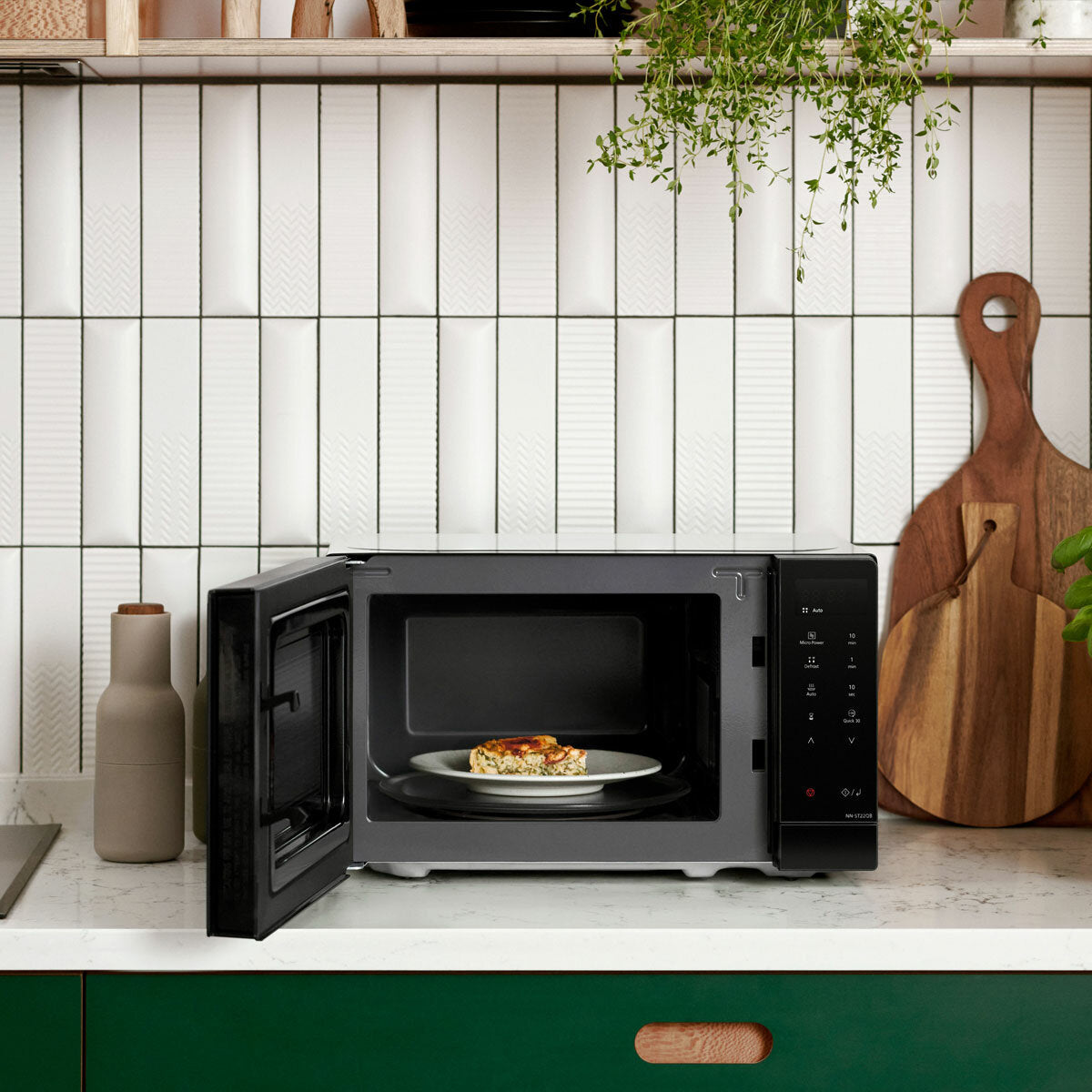 Panasonic NN-ST22QBBPQ 20L Solo Microwave 800W Black Compact 5 Power Levels
