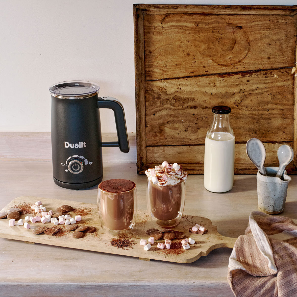 Dualit Max Milk Frother Hot Chocolate Maker 580ml Cordless Black Jug 1.1kg